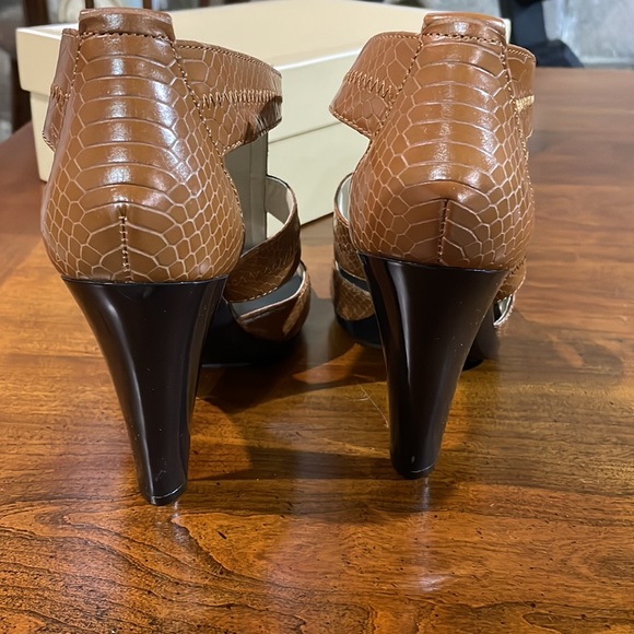 Michael Kors heels - Picture 5 of 7